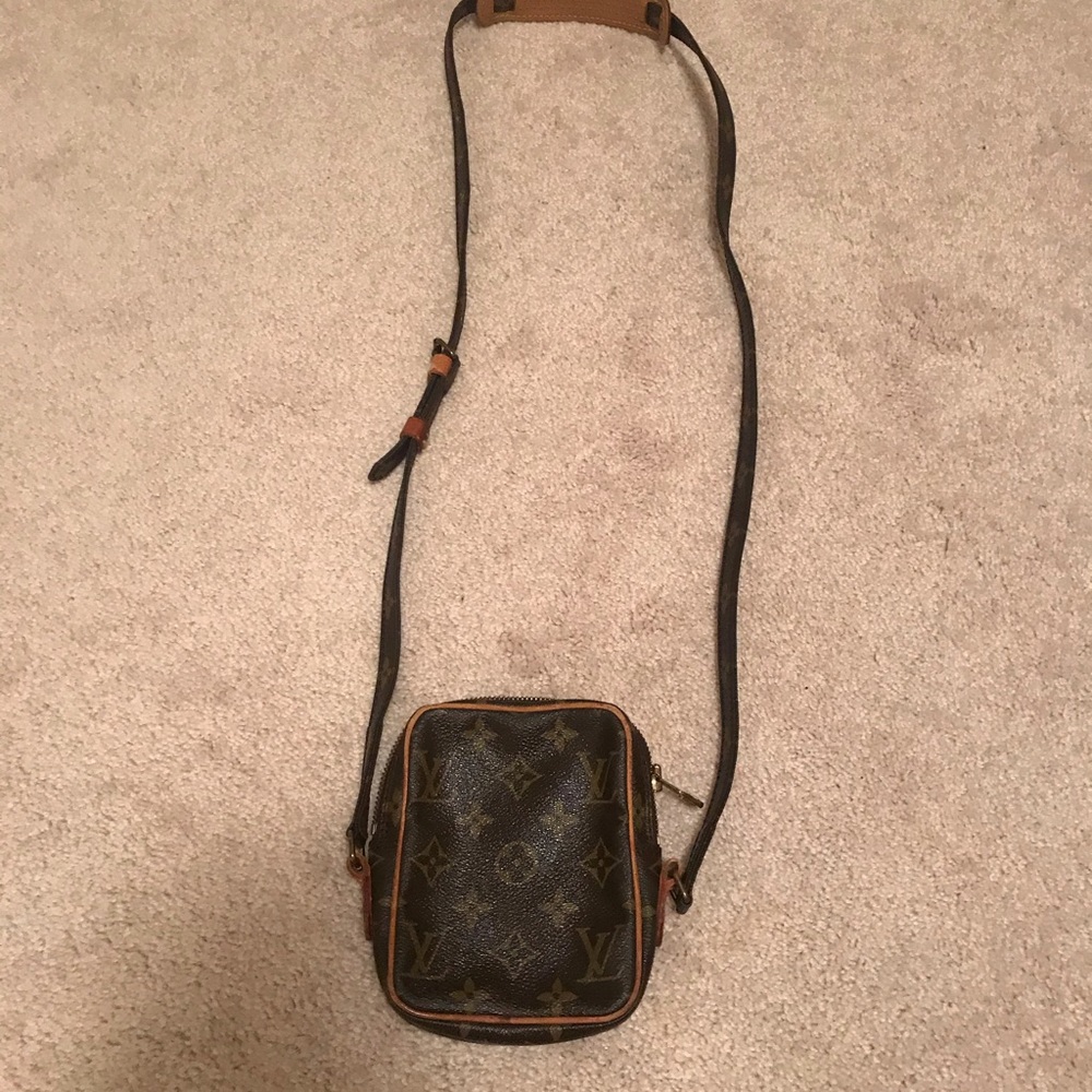 Louis Vuitton crossbody pouch